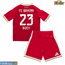 Bayern Munich Sacha Boey #23 Heimtrikotsatz Kinder 2026-27 Kurzarm (+ Kurze Hosen)